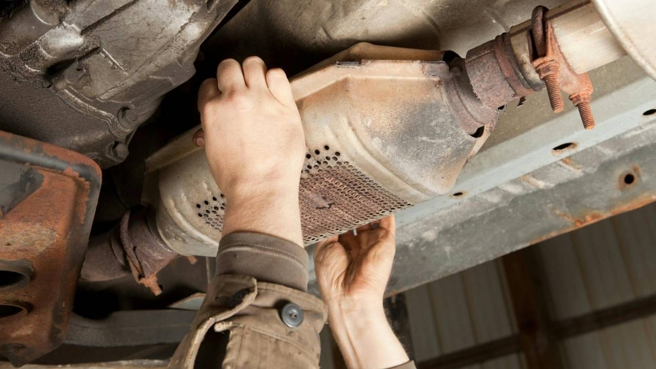 How to Clean a Catalytic Converter