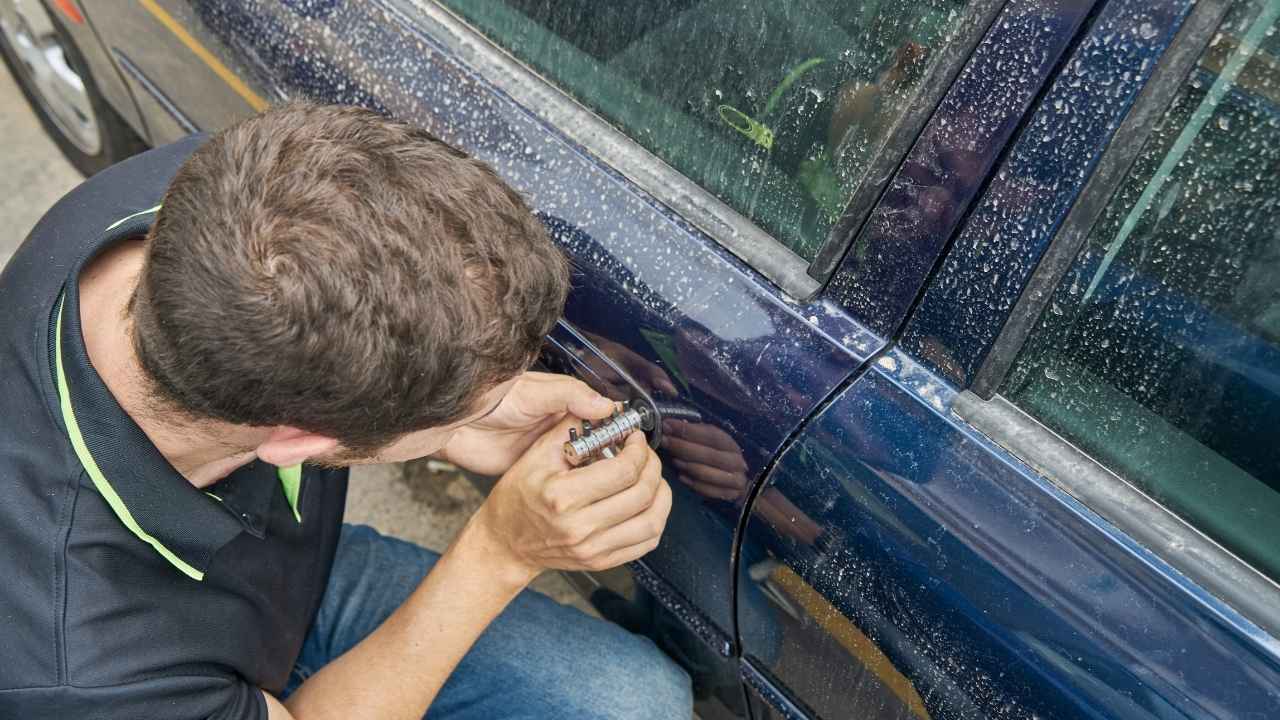 How Much Does a Locksmith Cost to Unlock a Car