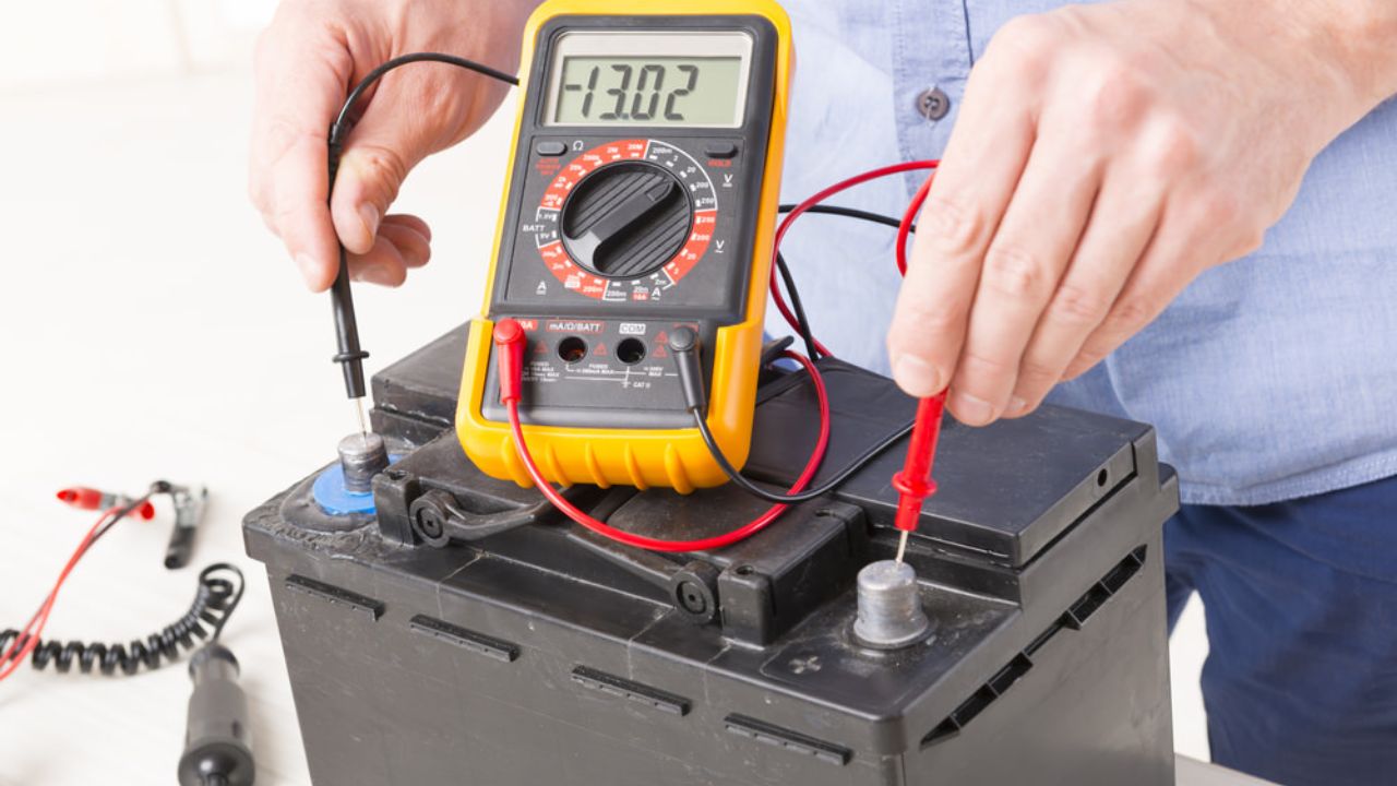 Test a car battery with a multimeter